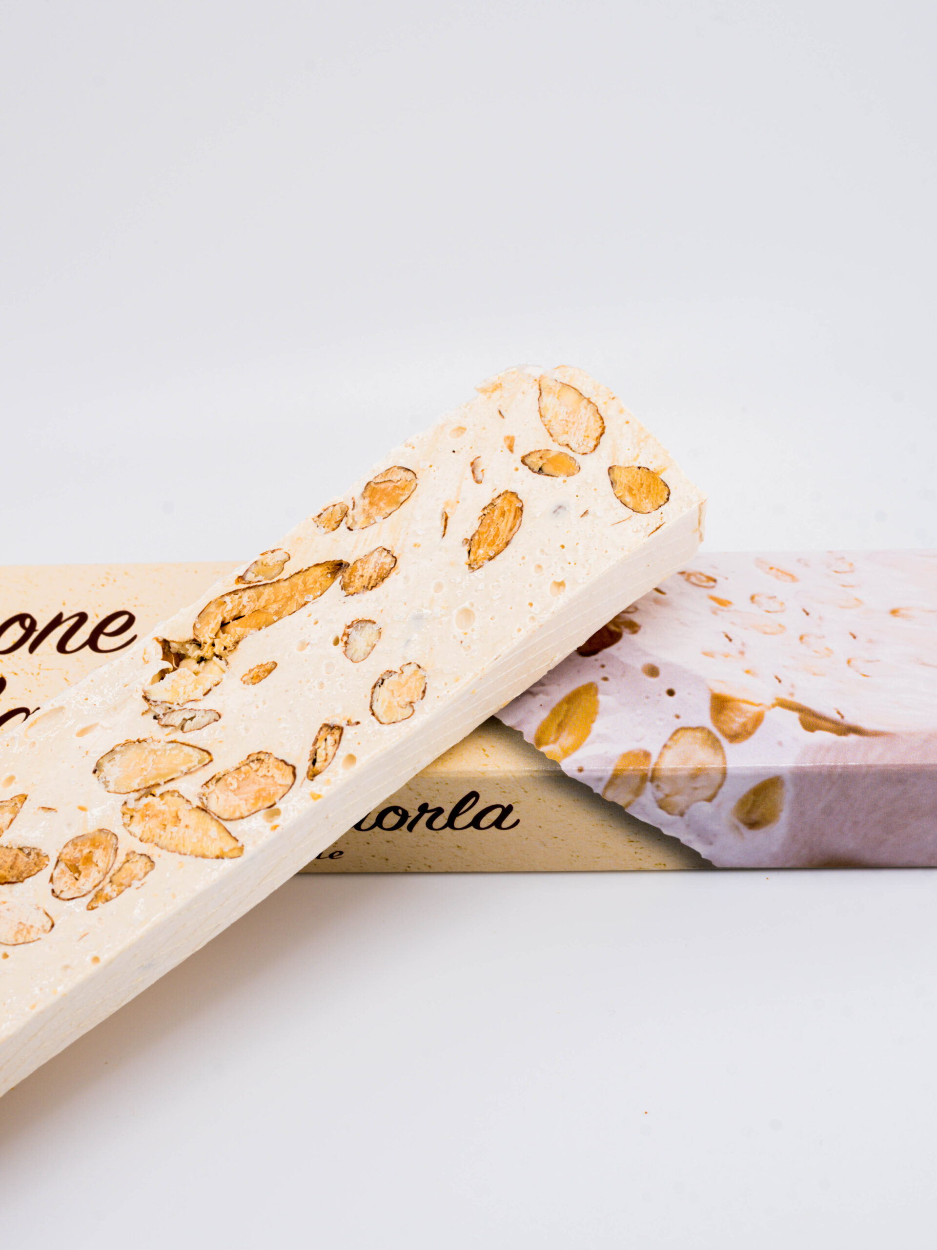 Torrone alle mandorle